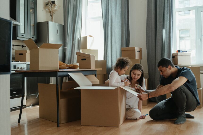 Family packing boxes (mortgages)
