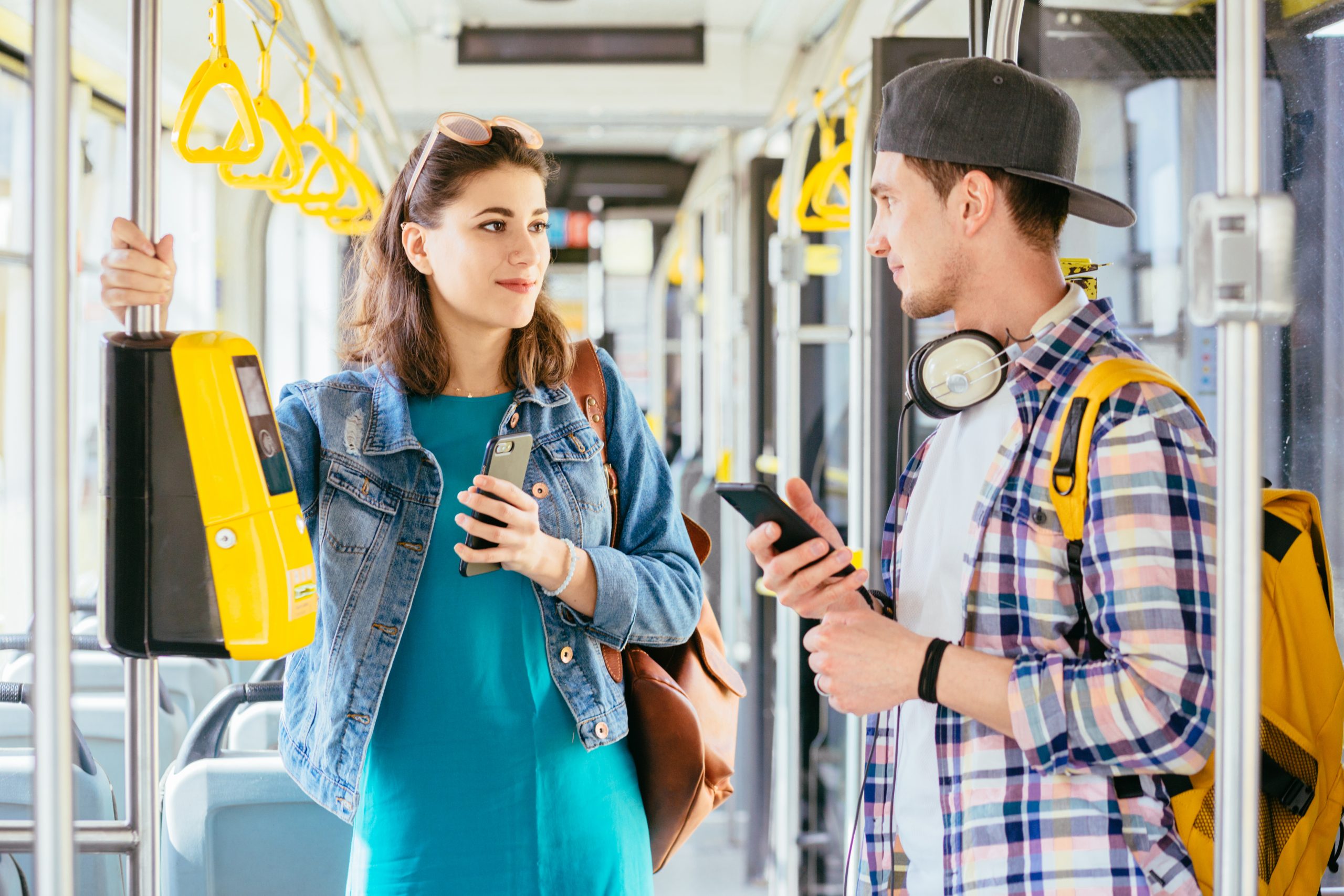 How to become a master at talking to strangers on the bus